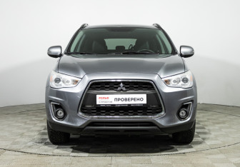 Подержанный автомобиль Mitsubishi ASX 2013 года (2 фото)