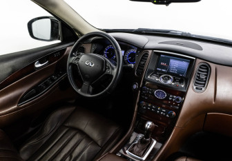 Подержанный автомобиль Infiniti QX50 2013 года (13 фото)