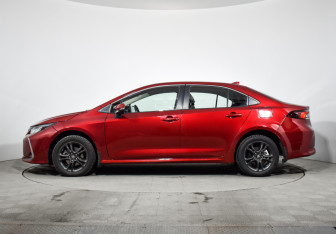 Подержанный автомобиль Toyota Corolla Sedan 2019 года (8 фото)