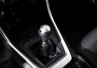 Подержанный автомобиль Toyota RAV4 2020 года (11 фото)