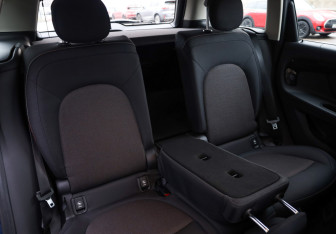 Подержанный автомобиль MINI Countryman 2018 года (25 фото)