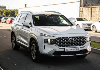 Подержанный автомобиль Hyundai Santa Fe 2021 года (5 фото)
