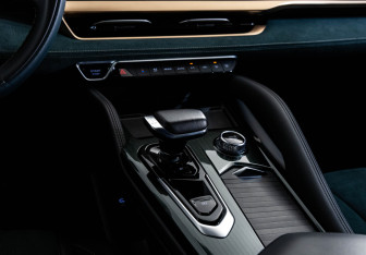 Подержанный автомобиль Geely Monjaro 2023 года (15 фото)