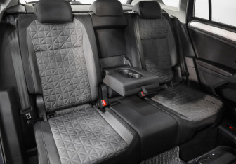 Подержанный автомобиль Volkswagen Tiguan 2021 года (24 фото)