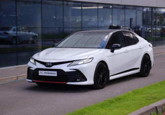 Подержанный автомобиль Toyota Camry Sedan 2021 года (3 фото)