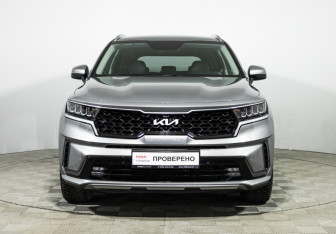 Подержанный автомобиль Kia Sorento 2023 года (2 фото)