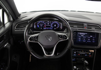 Подержанный автомобиль Volkswagen Tiguan 2021 года (11 фото)