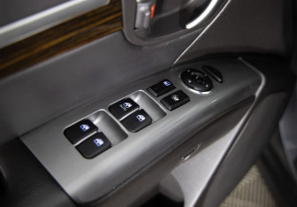Подержанный автомобиль Hyundai Santa Fe 2011 года (21 фото)