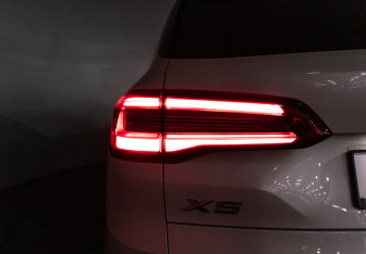 Подержанный автомобиль BMW X5 2019 года (28 фото)