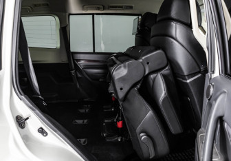 Подержанный автомобиль Mitsubishi Pajero 2019 года (23 фото)