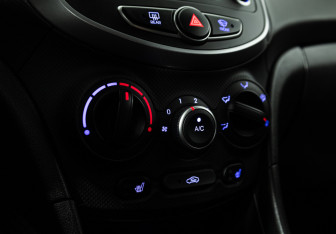 Подержанный автомобиль Hyundai Solaris Sedan 2015 года (15 фото)