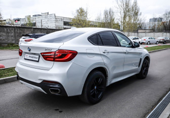 Подержанный автомобиль BMW X6 2018 года (4 фото)