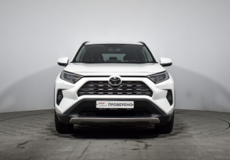 Подержанный автомобиль Toyota RAV4 2019 года (2 фото)