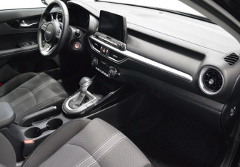 Подержанный автомобиль Kia Cerato Sedan 2021 года (12 фото)
