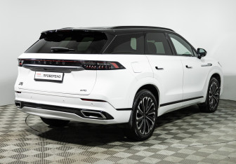 Подержанный автомобиль Jaecoo J8 2024 года (5 фото)