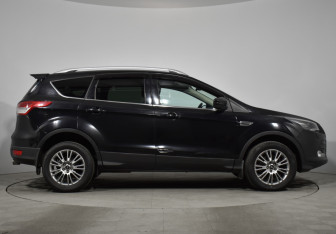 Подержанный автомобиль Ford Kuga 2013 года (4 фото)