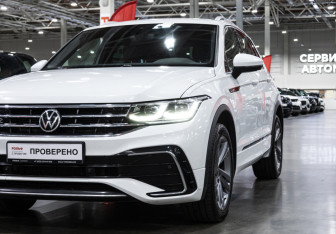 Подержанный автомобиль Volkswagen Tiguan 2021 года (4 фото)