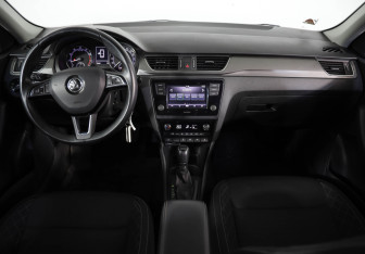 Подержанный автомобиль Skoda Rapid Liftback 2018 года (9 фото)