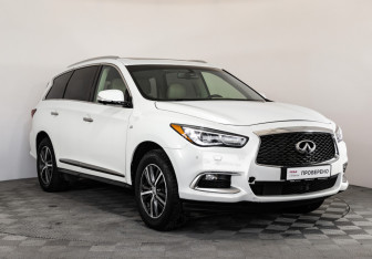 Подержанный автомобиль Infiniti QX60 2017 года (3 фото)