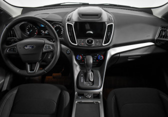 Подержанный автомобиль Ford Kuga 2018 года (15 фото)