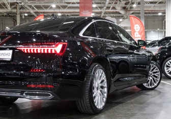 Подержанный автомобиль Audi A6 Sedan 2018 года (13 фото)