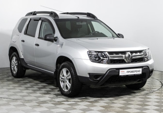 Подержанный автомобиль Renault Duster 2015 года (3 фото)