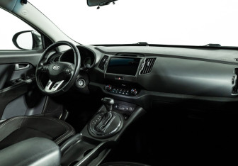 Подержанный автомобиль Kia Sportage 2012 года (9 фото)