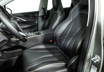Подержанный автомобиль Omoda C5 2024 года (25 фото)