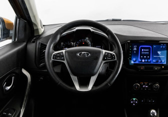 Подержанный автомобиль LADA (ВАЗ) XRAY 2018 года (12 фото)