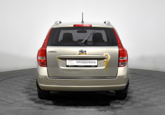 Подержанный автомобиль Kia Ceed Wagon 2011 года (6 фото)