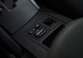 Подержанный автомобиль Toyota RAV4 2011 года (17 фото)