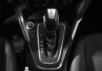 Подержанный автомобиль Ford Focus Sedan 2017 года (10 фото)