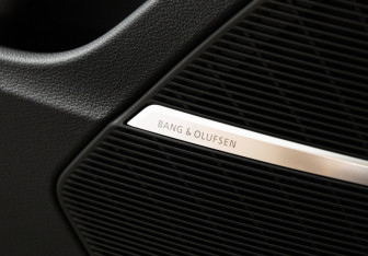 Подержанный автомобиль Audi Q8 2019 года (24 фото)