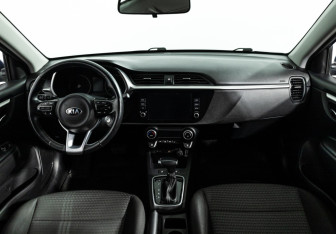 Подержанный автомобиль Kia Rio Sedan 2021 года (13 фото)