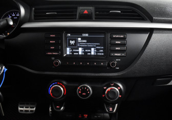 Подержанный автомобиль Kia Rio Sedan 2019 года (16 фото)