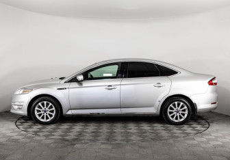 Подержанный автомобиль Ford Mondeo Sedan 2014 года (8 фото)