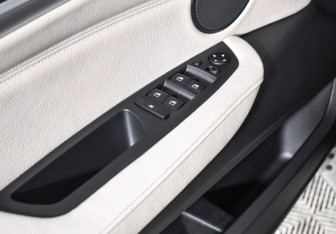 Подержанный автомобиль BMW X6 2011 года (10 фото)