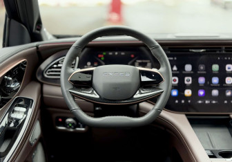 Подержанный автомобиль Exeed VX 2023 года (14 фото)