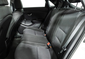 Подержанный автомобиль Hyundai i30 Hatchback 2015 года (10 фото)