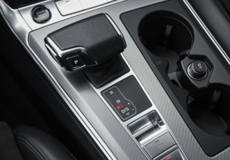 Подержанный автомобиль Audi A6 Sedan 2021 года (22 фото)