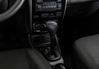 Подержанный автомобиль Nissan Terrano 2014 года (12 фото)