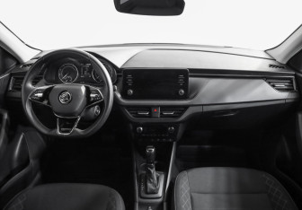 Подержанный автомобиль Skoda Rapid Liftback 2020 года (10 фото)