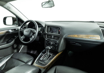 Подержанный автомобиль Audi Q5 2012 года (9 фото)