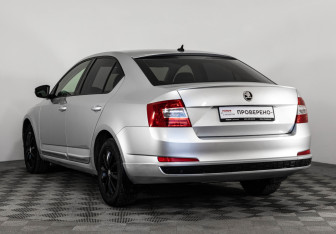 Подержанный автомобиль Skoda Octavia Liftback 2017 года (7 фото)