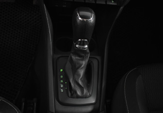 Подержанный автомобиль Skoda Rapid Liftback 2014 года (16 фото)