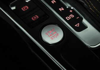 Подержанный автомобиль Audi Q5 2013 года (19 фото)