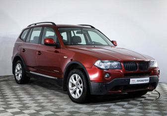 Подержанный автомобиль BMW X3 2010 года (3 фото)