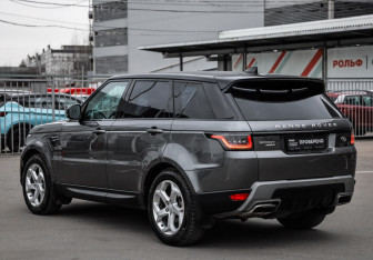 Подержанный автомобиль Land Rover Range Rover Sport 2018 года (9 фото)