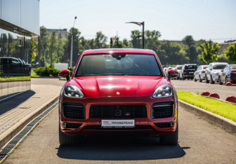 Подержанный автомобиль Porsche Cayenne 2022 года (4 фото)