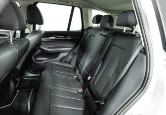 Подержанный автомобиль BMW X3 2020 года (10 фото)